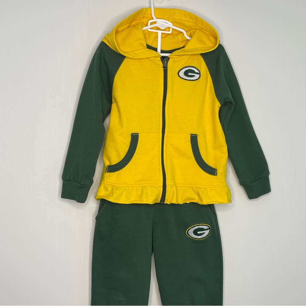NFL Apparel Girls Green Bay Packers Sweatsuit Full Zip Ruffle Hemline Soft 4
